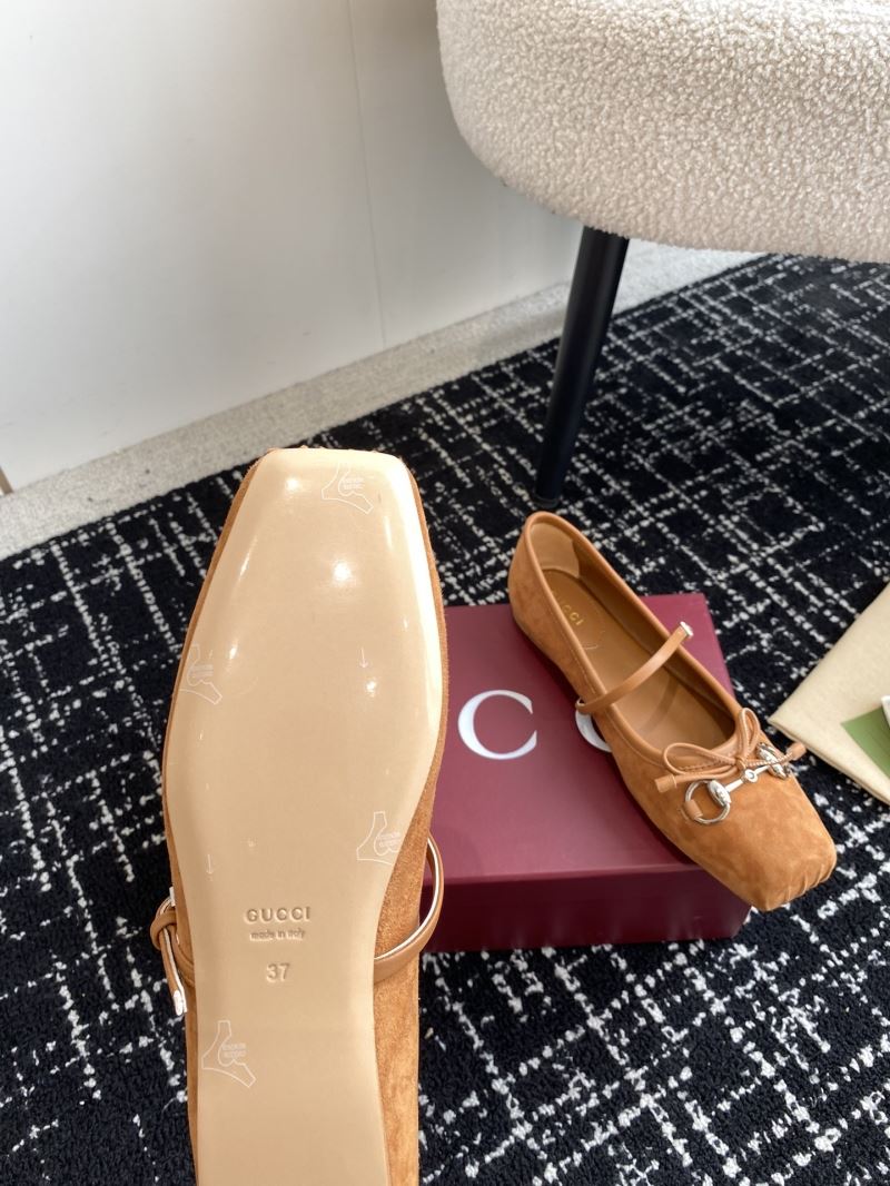 Gucci Flat Shoes